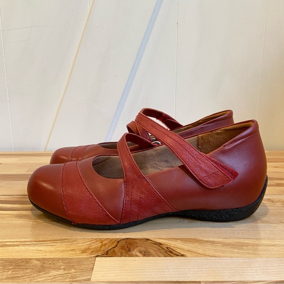 Ziera Love your feet Red leather Mary Jane shoes ajustable 37 orthotic friendly - Picture 2 of 16